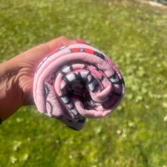 - Hello Kitty Valentine’s day Pajama pants and slippers , NWT - Picture 8 of 8